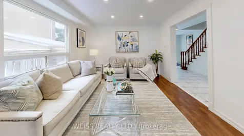 9 Tralee Street Brampton ON L6Z 2X4
