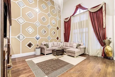 7 Legendary Circle Brampton ON L6Y 0R9