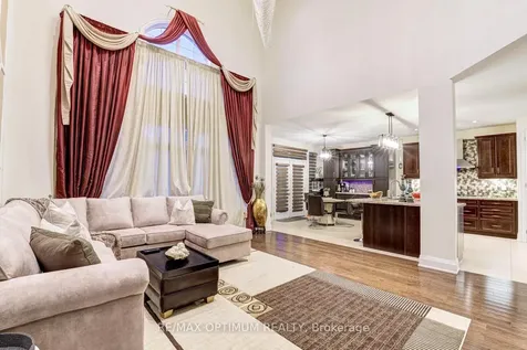 7 Legendary Circle Brampton ON L6Y 0R9