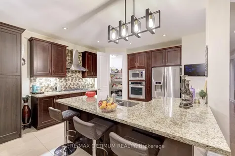 7 Legendary Circle Brampton ON L6Y 0R9