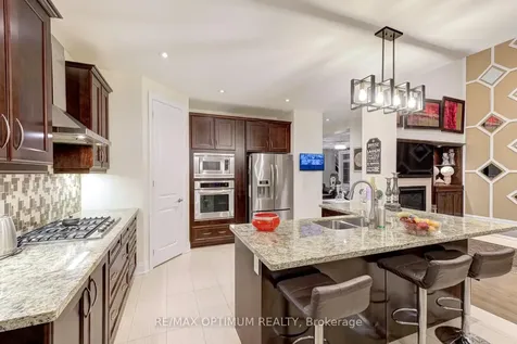 7 Legendary Circle Brampton ON L6Y 0R9