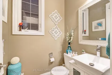 7 Legendary Circle Brampton ON L6Y 0R9