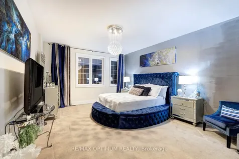 7 Legendary Circle Brampton ON L6Y 0R9