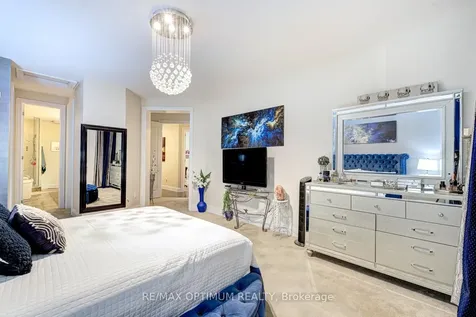 7 Legendary Circle Brampton ON L6Y 0R9