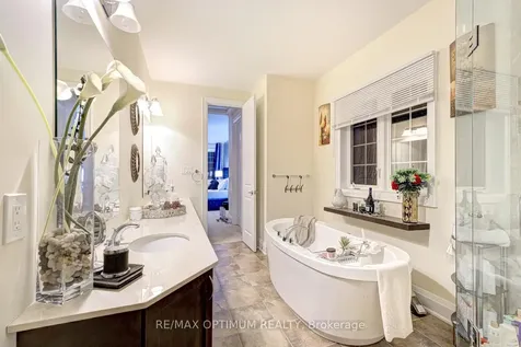 7 Legendary Circle Brampton ON L6Y 0R9