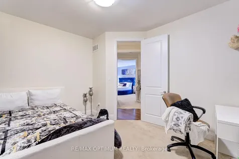 7 Legendary Circle Brampton ON L6Y 0R9