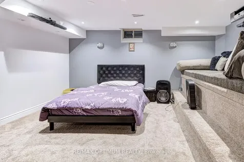 7 Legendary Circle Brampton ON L6Y 0R9