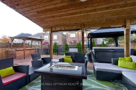 7 Legendary Circle Brampton ON L6Y 0R9