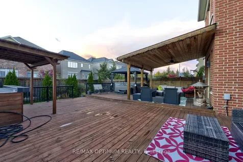 7 Legendary Circle Brampton ON L6Y 0R9