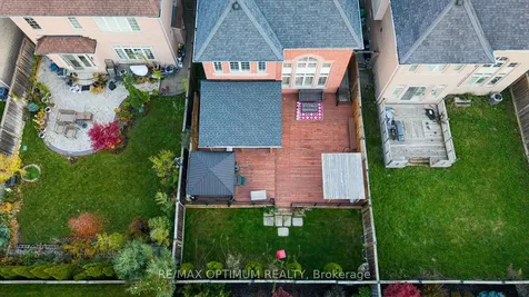 7 Legendary Circle Brampton ON L6Y 0R9