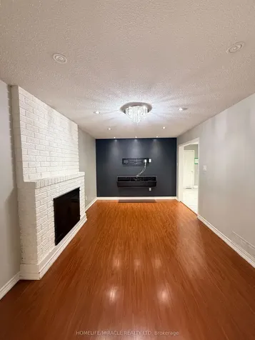 123 Flowertown Avenue Brampton ON L6X 3Y7