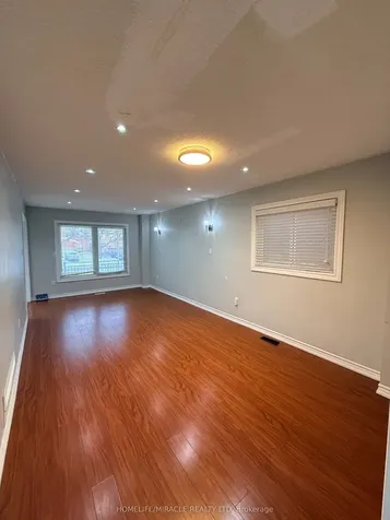 123 Flowertown Avenue Brampton ON L6X 3Y7