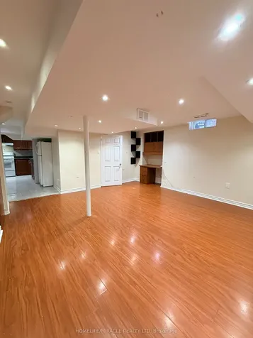 123 Flowertown Avenue Brampton ON L6X 3Y7