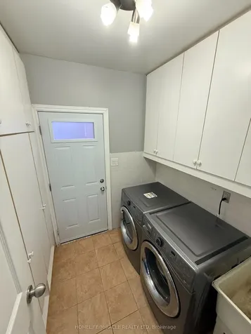 123 Flowertown Avenue Brampton ON L6X 3Y7