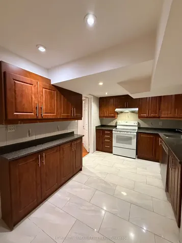 123 Flowertown Avenue Brampton ON L6X 3Y7