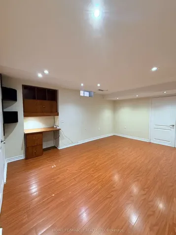 123 Flowertown Avenue Brampton ON L6X 3Y7