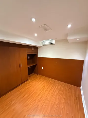 123 Flowertown Avenue Brampton ON L6X 3Y7