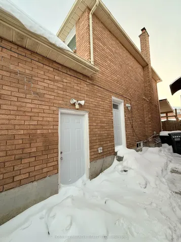 123 Flowertown Avenue Brampton ON L6X 3Y7