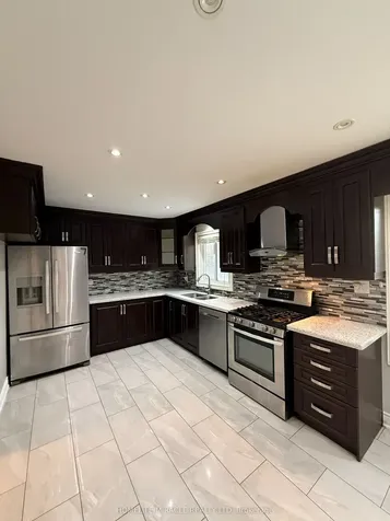 123 Flowertown Avenue Brampton ON L6X 3Y7