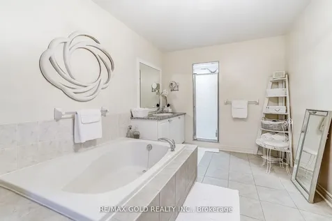 552 Bessborough Drive Milton ON L9T 8P5