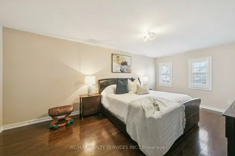 9 Beachville Circle Brampton ON L6X 0V4