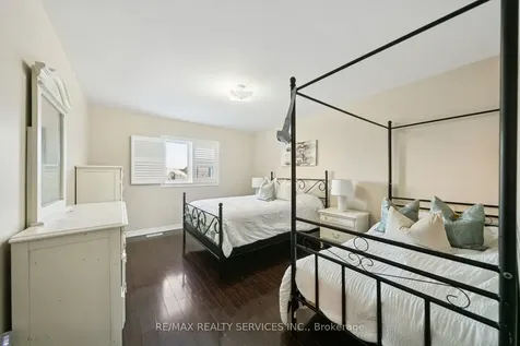 9 Beachville Circle Brampton ON L6X 0V4