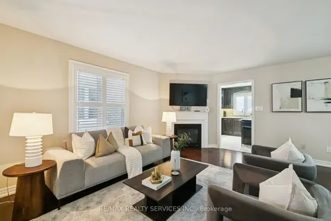 9 Beachville Circle Brampton ON L6X 0V4