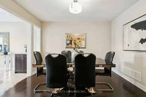 9 Beachville Circle Brampton ON L6X 0V4