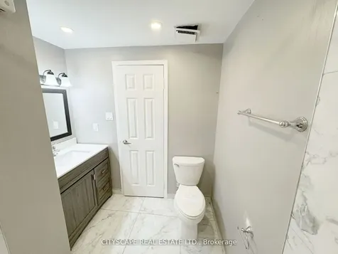 62 Barrington Crescent Brampton ON L6Z 1N3