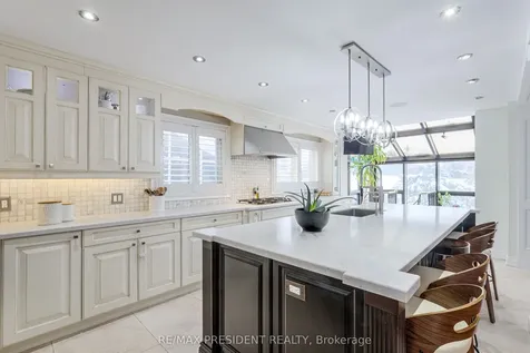 42 Mount Forest Drive Brampton ON L6Z 1B7