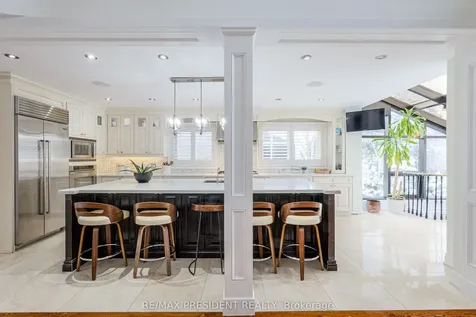 42 Mount Forest Drive Brampton ON L6Z 1B7