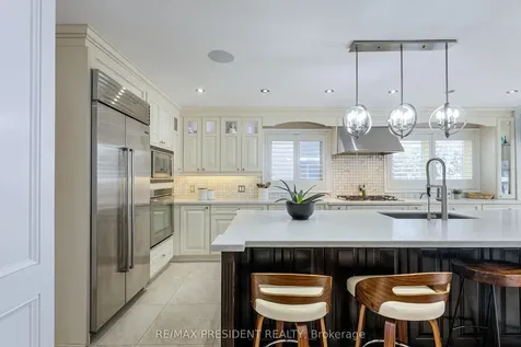 42 Mount Forest Drive Brampton ON L6Z 1B7