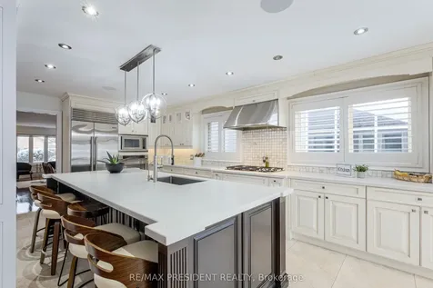 42 Mount Forest Drive Brampton ON L6Z 1B7