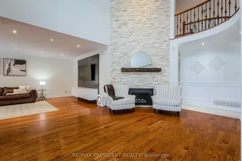 42 Mount Forest Drive Brampton ON L6Z 1B7