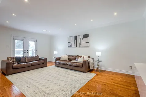 42 Mount Forest Drive Brampton ON L6Z 1B7