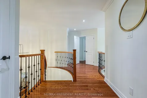 42 Mount Forest Drive Brampton ON L6Z 1B7