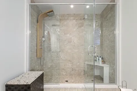 42 Mount Forest Drive Brampton ON L6Z 1B7