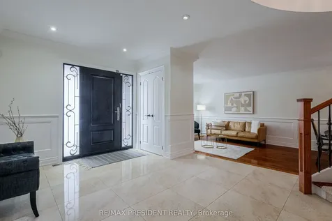 42 Mount Forest Drive Brampton ON L6Z 1B7