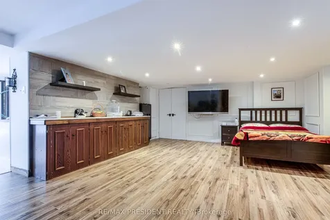 42 Mount Forest Drive Brampton ON L6Z 1B7