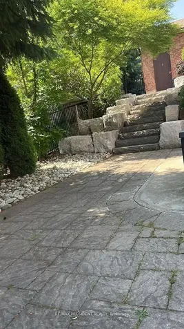 42 Mount Forest Drive Brampton ON L6Z 1B7