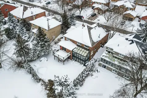 42 Mount Forest Drive Brampton ON L6Z 1B7