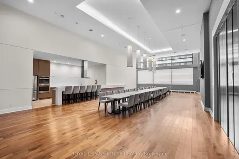 2220 Lakeshore Boulevard W Toronto ON M8V 0C1