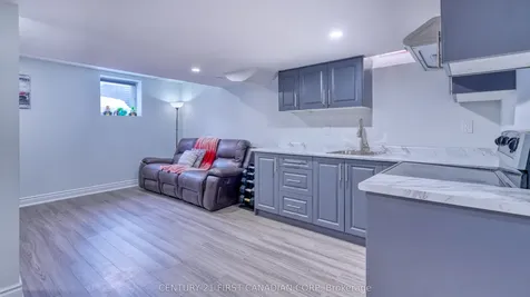 8 Keirstead Trail Brampton ON L6R 0G7