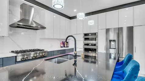 28 Workgreen Parkway Brampton ON L6Y 6J5