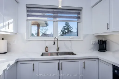 3 Dunn Place Brampton ON L6T 1S2