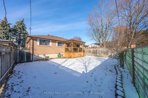 3 Dunn Place Brampton ON L6T 1S2