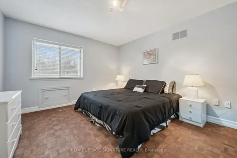 28 Manswood Crescent Brampton ON L6T 0A4