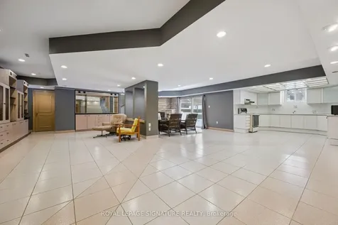 28 Manswood Crescent Brampton ON L6T 0A4