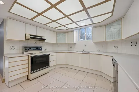 28 Manswood Crescent Brampton ON L6T 0A4