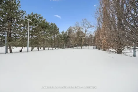 28 Manswood Crescent Brampton ON L6T 0A4